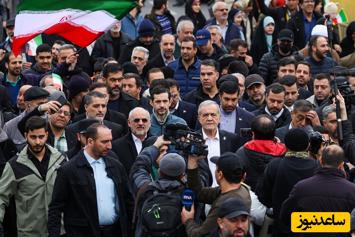 پزشکیان در میان سیل جمعیت در تهران؛ رئیس جمهور با مترو آمد