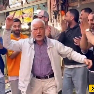 (فیلم) اجرای شاد مشترک بهنام بانی و صادق بوقی در کنسرت با آهنگ آو آو آو/ استقبال مردم از پیرمرد مشهور رشتی