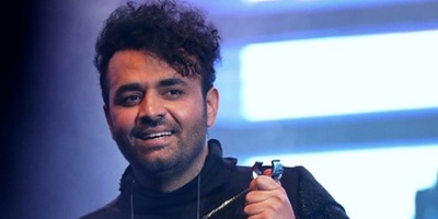 رمانتیک بازا این آهنگ خوراک خودتونه؛ دانلود آهنگ جدید بالاخره شد از میثم ابراهیمی /میخوام همیشه بمونم تو بغل تو💗💗+متن آهنگ