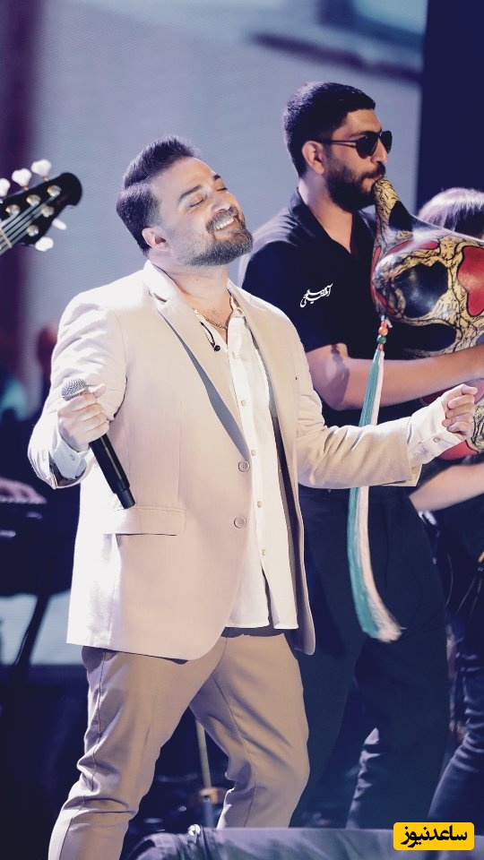 موزیک ویدیو جذاب و خاص بابک جهانبخش به نام میریم جنوب/وقتی که میخندی دلم به شور و حال میوفته
به دلم یه حس و حال بی مثال میوفته👌😍