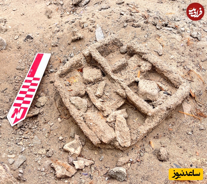 ماکت گلی کوچک از یک خانه که در همین محوطه باستانی کشف شد