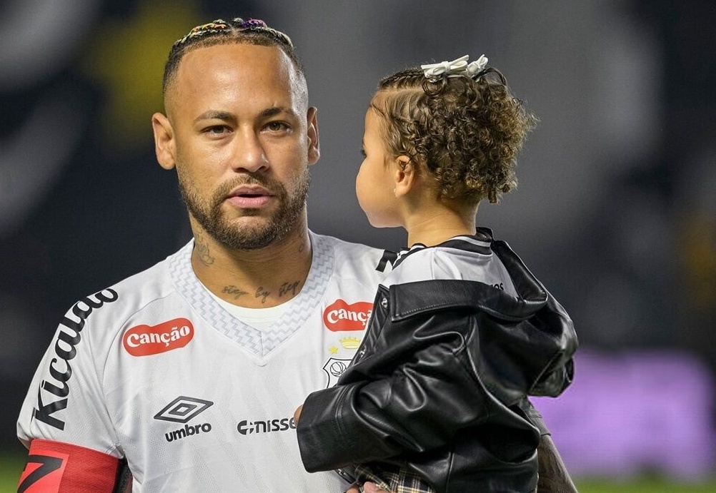 (عکس) نگاهی به استایل های جدید گُل دختر های نیمار در مراسم باشکوه روز کریسمس/ پرنسس کی بودین شما؟😍