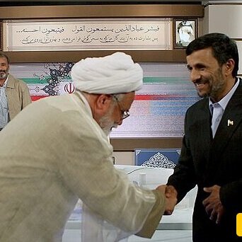 بازپخش مناظره احمدی نژاد و کروبی از صدا و سیما برای دفاع از وزارت خارجه روسیه!