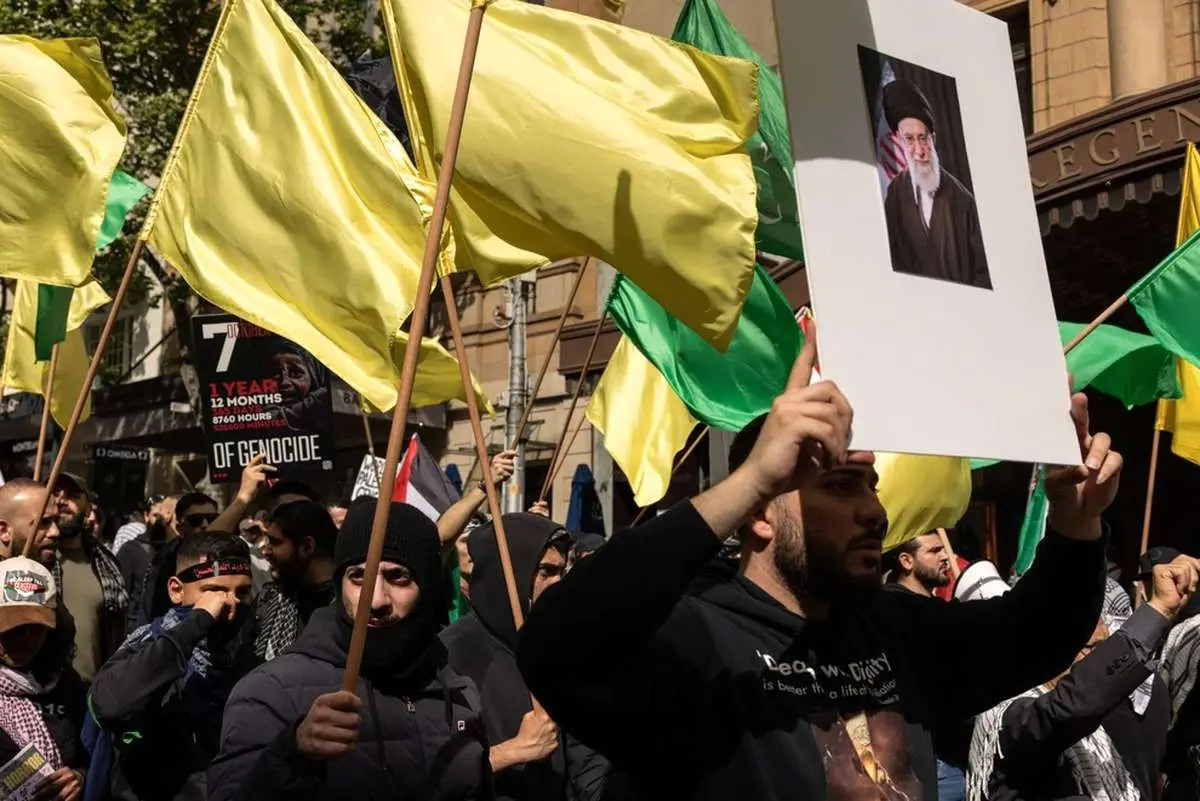 ابراز علاقه یک صهیونیست به رهبر معظم انقلاب در مکالمه با دو ایرانی!+ویدیو/ وایرال شده با بازدید میلیونی