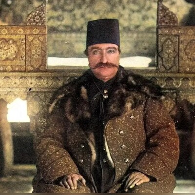 مشهورترین صندلی قاجار، که خون ناصرالدین شاه روی آن نقش بسته! +عکس