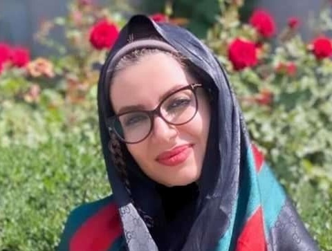 عکس متفاوت و خاص ملیکا زارعی با لبخندی دلنشین در یکی از استادیوم‌های فوتبال / حضوری پرانرژی و پر احساس