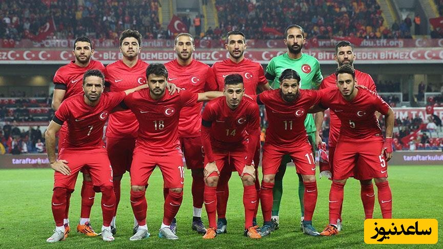 غوغای حرکت زیبای بازیکنان ترکیه ای با پسربچه ها در زمین فوتبال/ کاپشن دادن سردشون نشه+ویدیو
