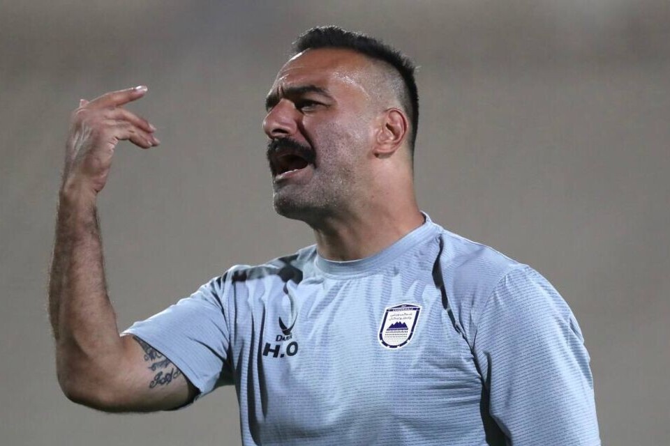 حنیف عمران زاده: دختر مردم را بدبخت کنم که ظرف هایم را بشورد؟