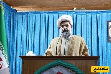 (عکس)وقتی امام جمعه با خودرو نظامی وارد مسجد می‌شود!/خطبه پشت تویوتا زرهی؟