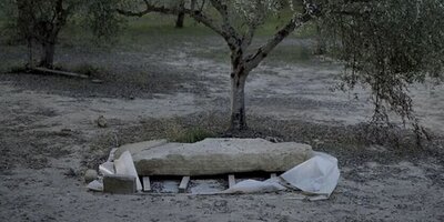 مقبره‌ای پر از «گنج» که در باغ زیتون کشف شد+عکس