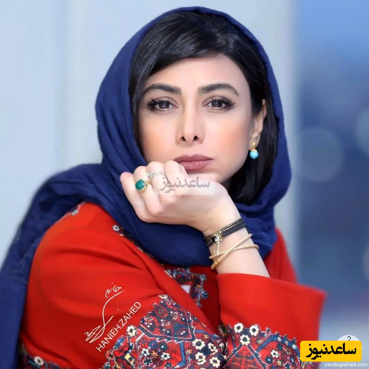 آزاده صمدی در حال قندیل بستن از سوز و سرما/ حالا واجبه تو این هوا اینجوری بری بیرون؟؟؟