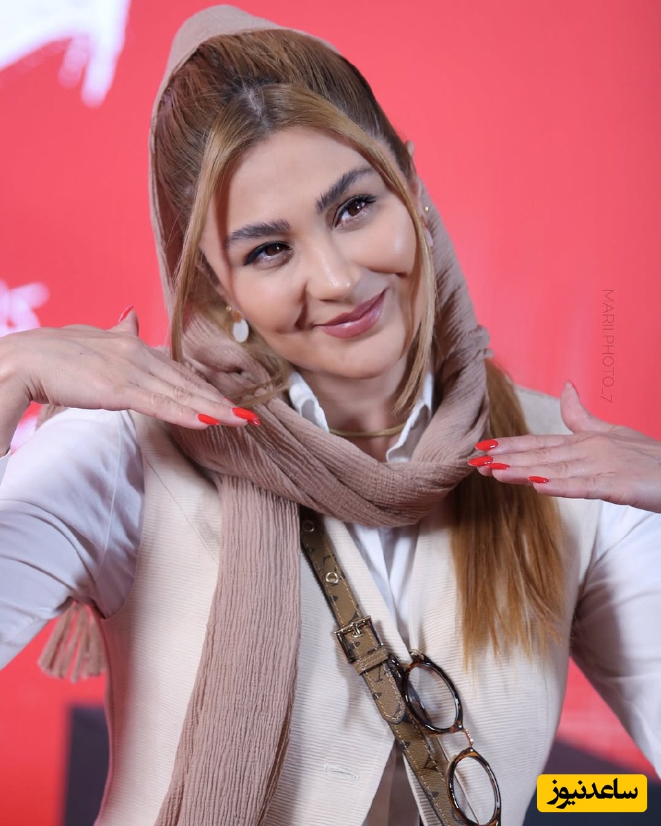 سلفی آیینه ای مریم معصومی با تیپ خانمانه و باکلاس