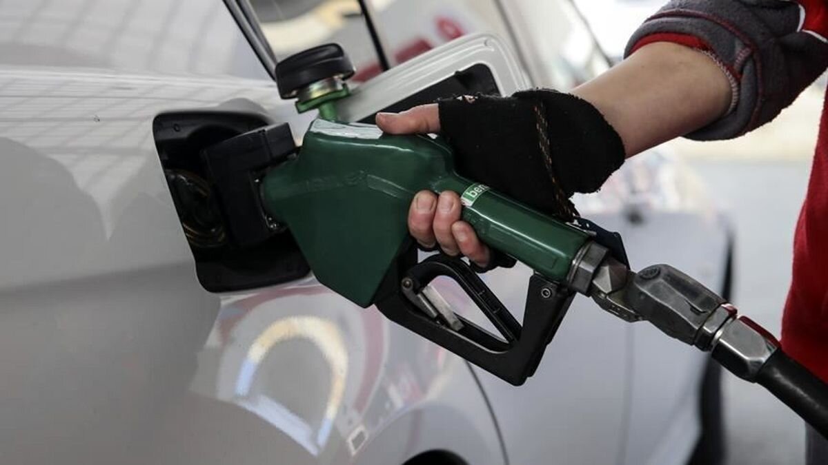 دولت رئیسی مخفیانه می‌خواهد قیمت بنزین را افزایش دهد؟