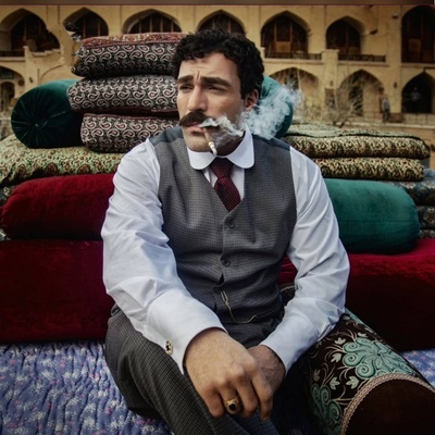 ببینید| کشف سوتی خنده‌دار سریال بامدادخمار توسط چشمای تیزبین ایرانی‌ها؛ وقتی منصور از تخت بلند میشه و پتو رو کنار میزنه تا محبوبه رو ببینه...