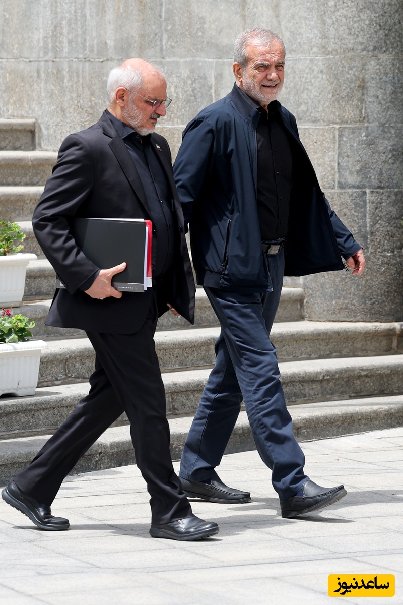 (عکس) تونل وزرا برای ورود رئیس جمهور به جلسه هیئت دولت / وقتی اعضای دولت اینگونه از پزشکیان استقبال می‌کنند