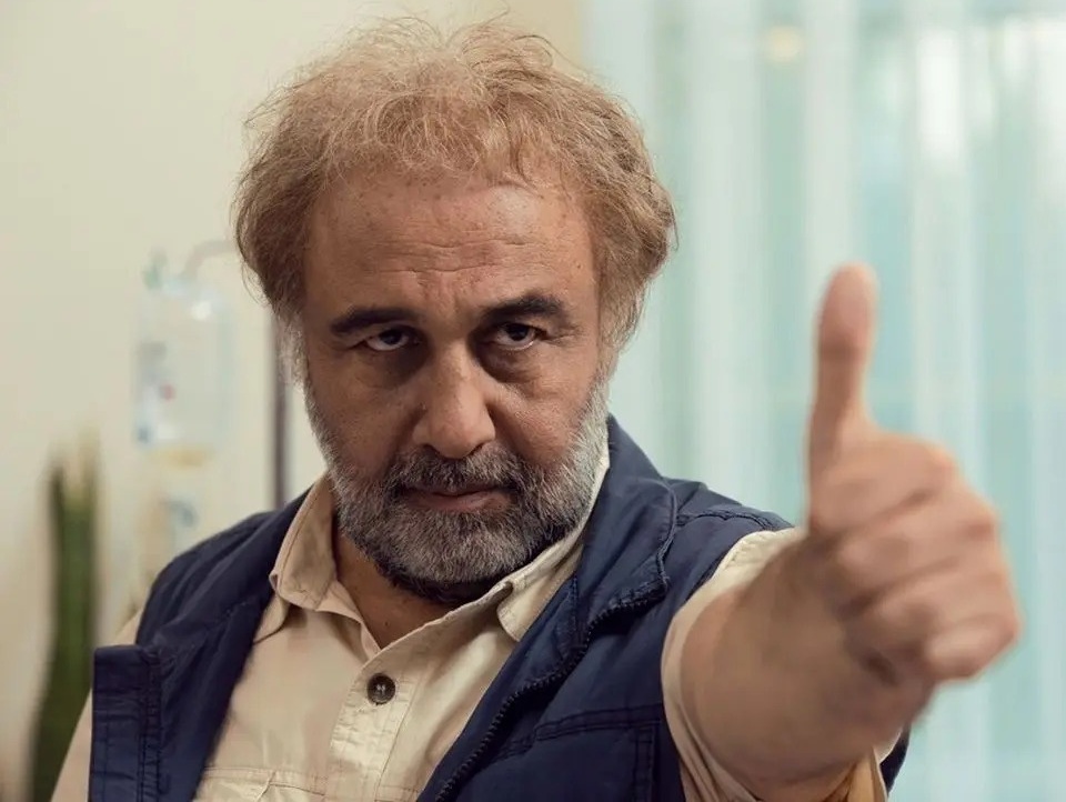 (ویدیو) نگاهی به چهره‌ی رضا عطاران اجل معلق در دوران نوجوانی و دبیرستان / وقتی هنوز فقط شاگرد مدرسه بود نه ستاره سینما!😂