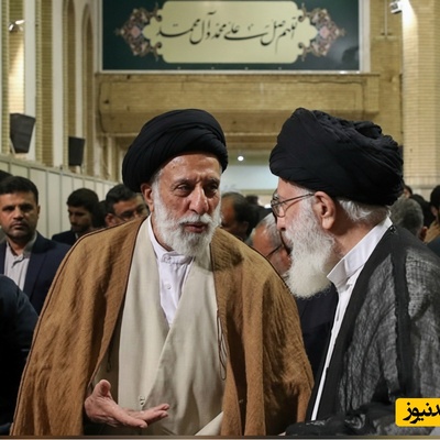 آخرین بدرقه یک برادر برای برادر شهیدش؛ لحظه جانسوز وداع حجت‌الاسلام سیدهادی خامنه‌ای با رهبر شهید انقلاب