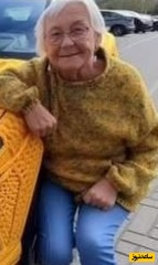 خلاقیت مشاغل؛ این شما و این ابتکار مادربزرگ بافنده ؛ بافت روکش زرد خوش رنگ برای ماشین+ چقدر جالب بود دستت طلا 👌