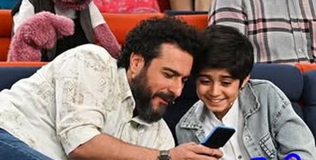 خاطرات خنده دار رایان سرلک و محسن کیایی از آتش سوزوندن‌های دوران مدرسشون😂/ من یکی که اخراج شدم، منم ...