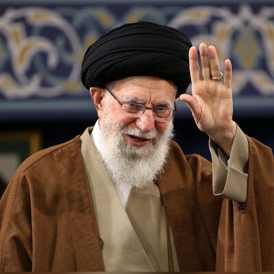 سخنان رهبر معظم انقلاب درباره پیشنهاد دادن امام خمینی(ره) به ایشان برای رهبر شدن+ویدیو