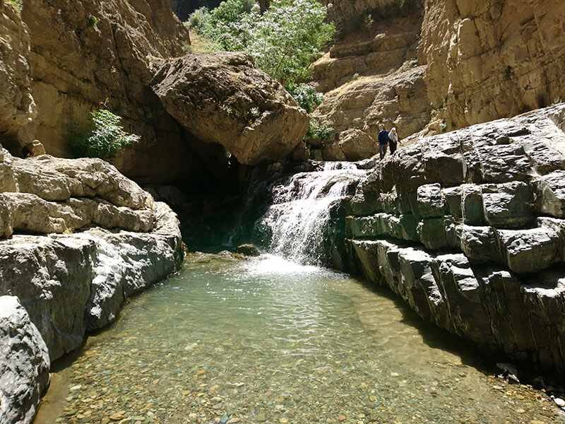 نگاهی به زیبایی های آبشار هفت چشمه در کرج!