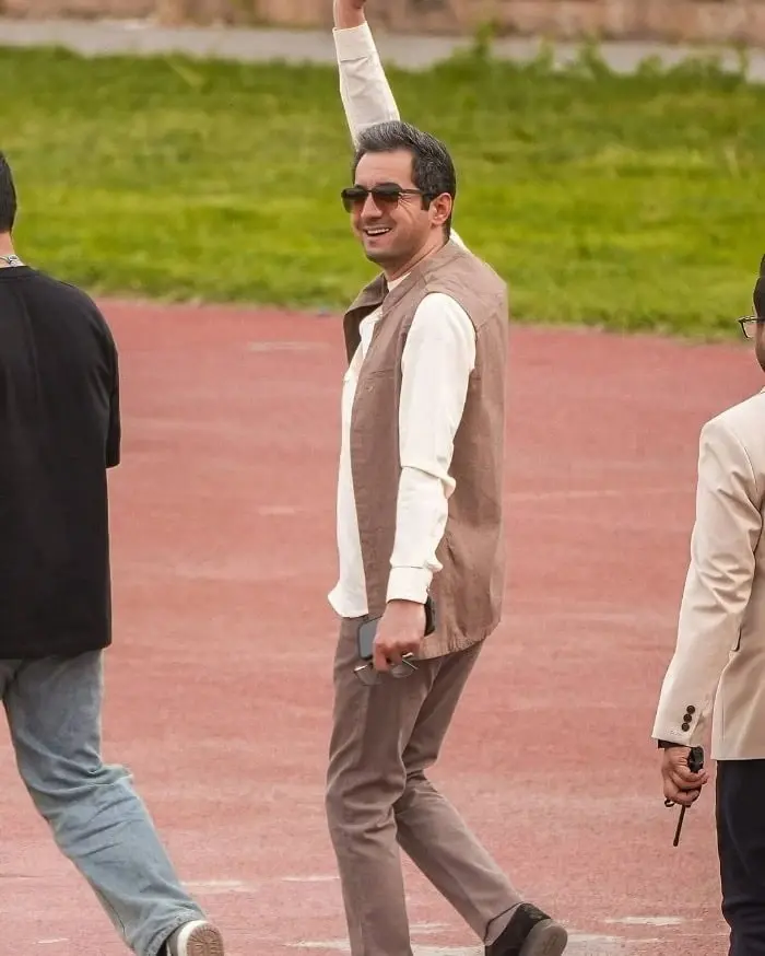 نجم‌الدین شریعتی از صندلی صداوسیما به صندلی میگ 29 رسید؛ لحظاتی از سوار شدن و نشستن پشت فرمان جنگنده روسی توسط مجری سمت خدا+عکس