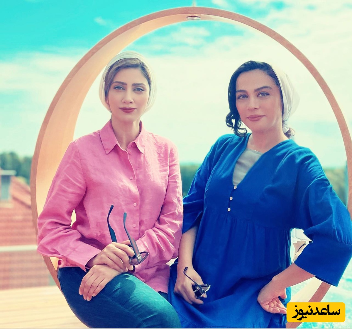 خرید کریسمسی مونا و مارال فرجاد در گرانترین پاساژ ایران