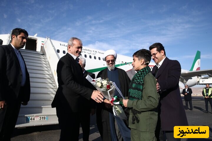 (فیلم) انگلیسی صحبت کردن روان و بسیار مسلط یک دانش آموز در بجنور در حضور پزشکیان / سالن از هیجان منفجر شد