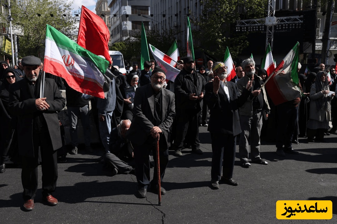 لحظه‌ای که میدان جمهوری غرق در اشک شد/منقلب شدن مردم باشنیدن صدای رهبر شهید انقلاب+فیلم