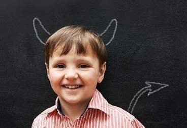 (ویدیو) اگه قبل خودت دوستات به تغذیه‌ات حمله میکنن این راهکارو از دست نده/ چطور از غارت در مدرسه جون سالم به در ببریم؟😂