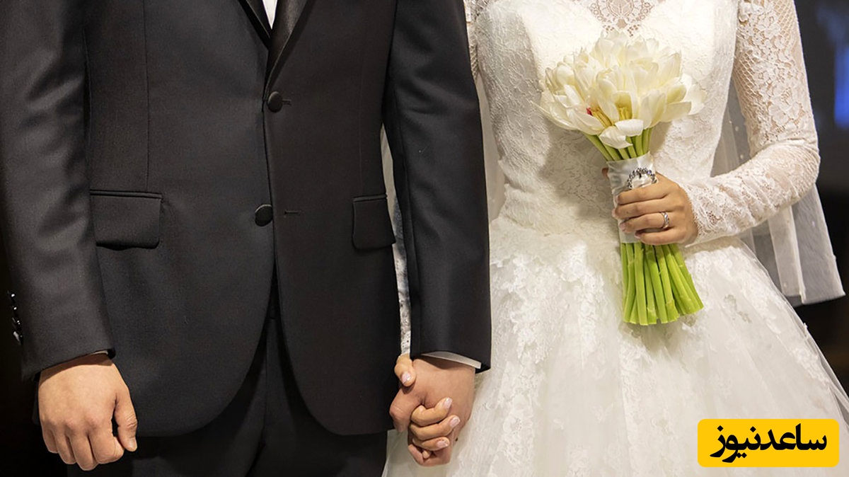 خلاقیت مشاغل؛ ابتکار متفاوت زوج پزشک ایرانی در طراحی کارت عروسی مراسمشان به شکل دفترچه بیمه+ویدیو/ نسخه‌ای خاص برای آغاز عاشقانه😍