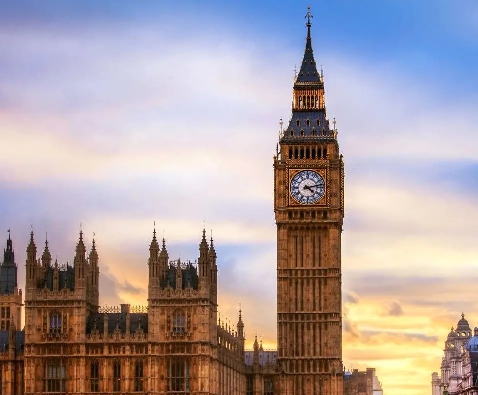 (عکس) برج ساعت انزلی 41 سال پیش از برج لندن! /گنجی از نماد تاریخی ایران که کمتر کسی از آن خبر دارد!