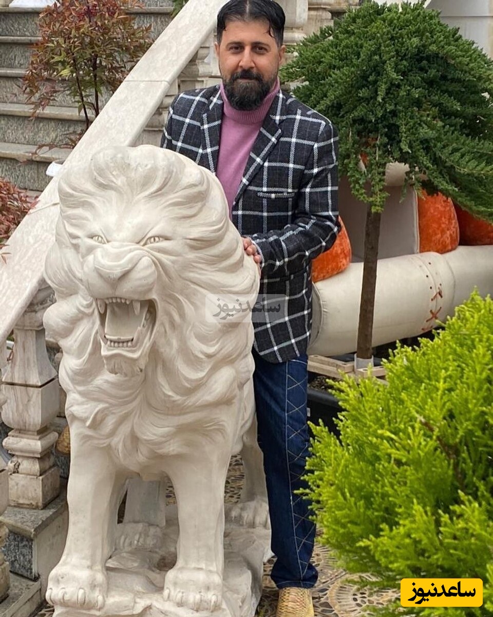 نگاهی به چیدمان منزل شاهانه و مجلل هومن حاجی عبداللهی «رحمتِ پایتخت» و همسر هنرمندش/ از مبلمان سلطنتی و مدرن و کتابخانه تا تابلوهای هنری و لوستر لوکس