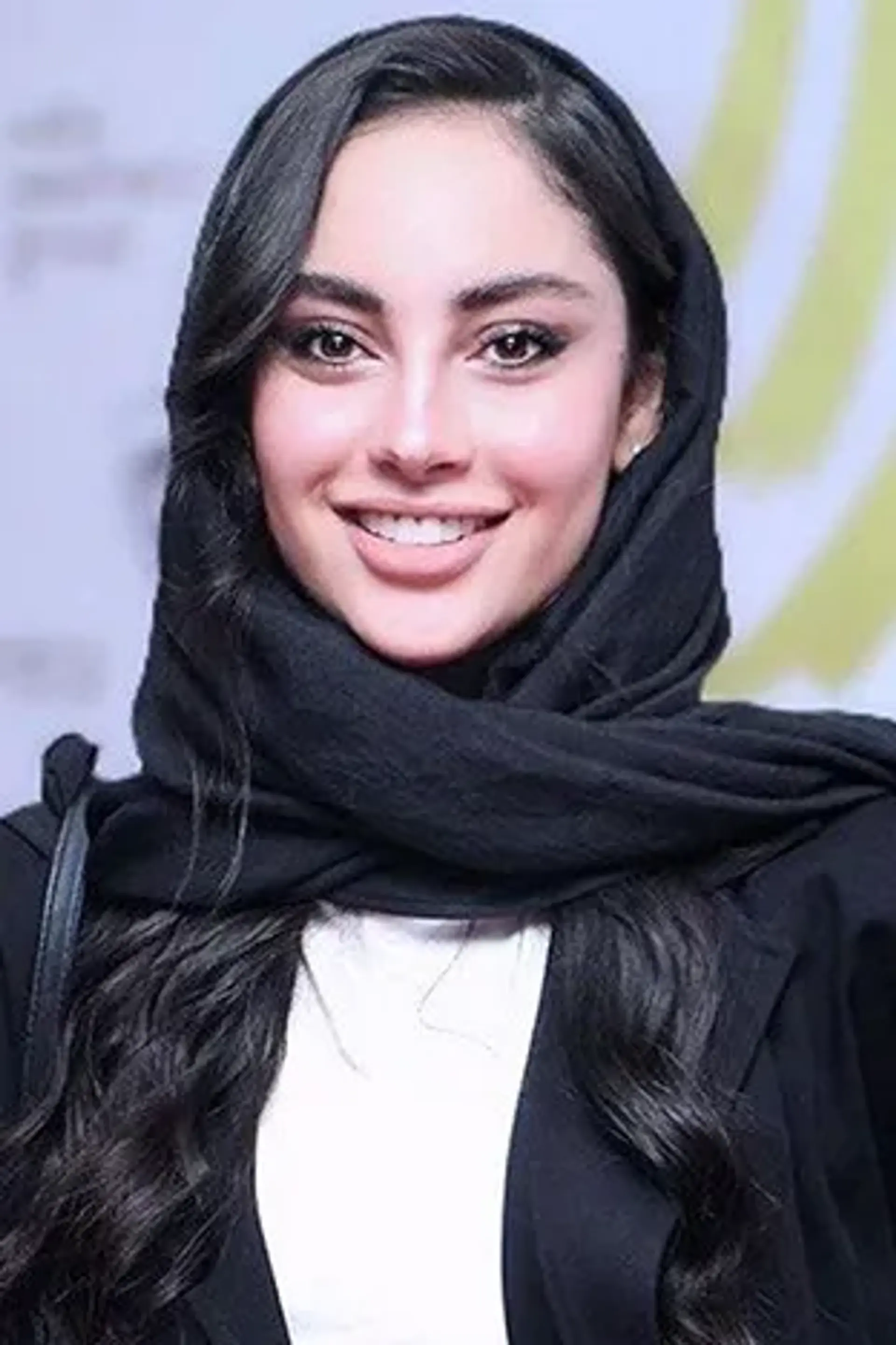 نگاهی به استایل متفوات ترلان پروانه با چهره ای جدید / میو