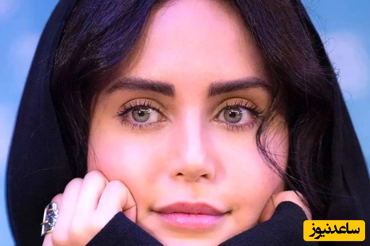 الناز شاکردوست و خواهرش در مرکز تفریحی و در حال بازی بولینگ