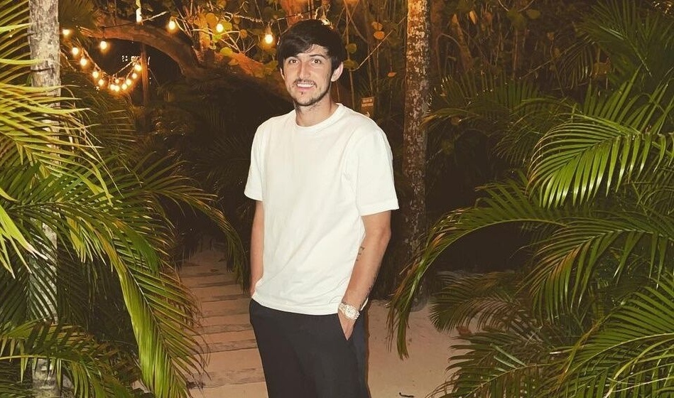 (ویدیو) نگاهی به کلیپ فرمالیته ازدواج سردار آزمون و همسرش آناهیتا در یک مزرعه طلایی/ الهی به پای هم پیر بشین😍