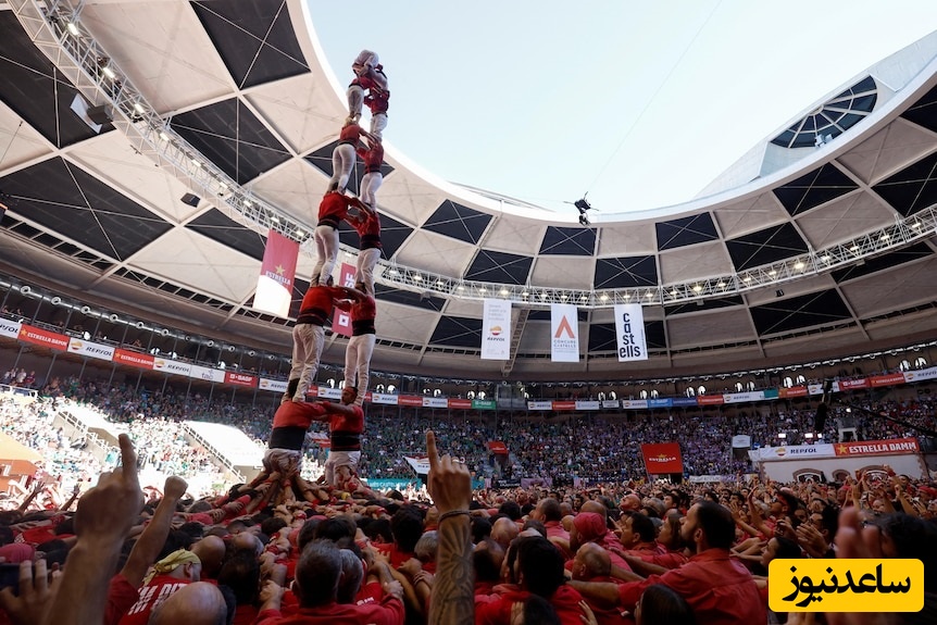 (تصاویر) مسابقه عجیب ساخت بلندترین برج انسانی