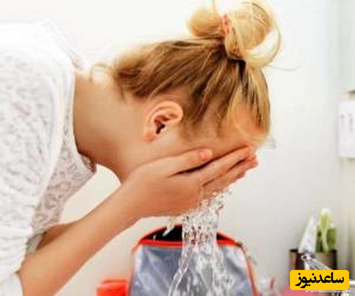 خلاقیت خیره کننده یک دختر جوان در آرایش وحشتناک روی چهره اش