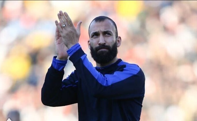 غیرت آبی یعنی روزبه؛ حتی با مصدومیت هم مقابل تراکتور می‌ایستیم