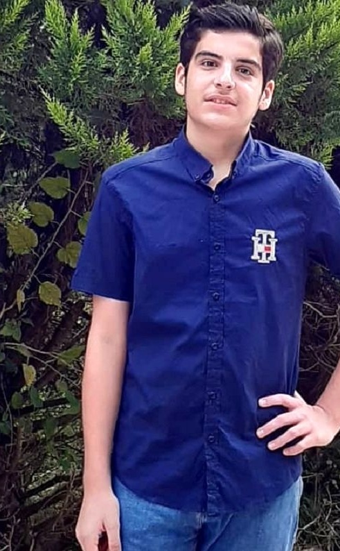 «جواد» سریال بچه مهندس 2 در آغوش سعید آقاخانی؛ اواخر دهه 80