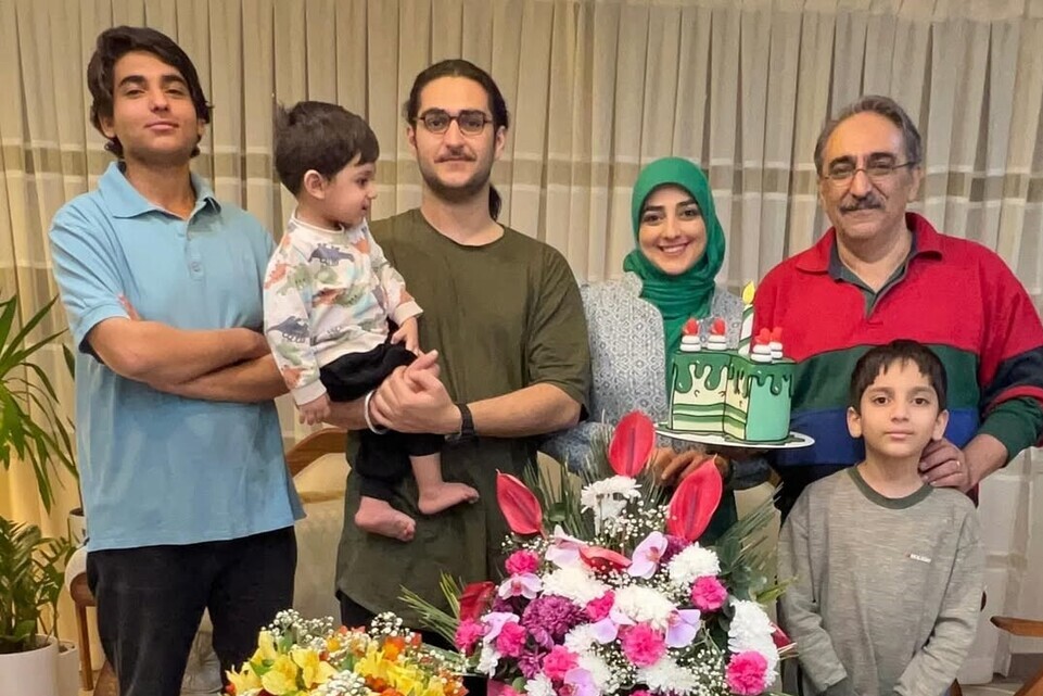ویدئو/ اشک‌های جگرسوز ستاره سادات قطبی برای پسرش که به خاطر طلاق 6 سال ازش دور بود/ مامان تو نبودی خودم به خودم املا میگفتم، بابا با کتاب زد تو سرم که تو هیچی نمیشی!