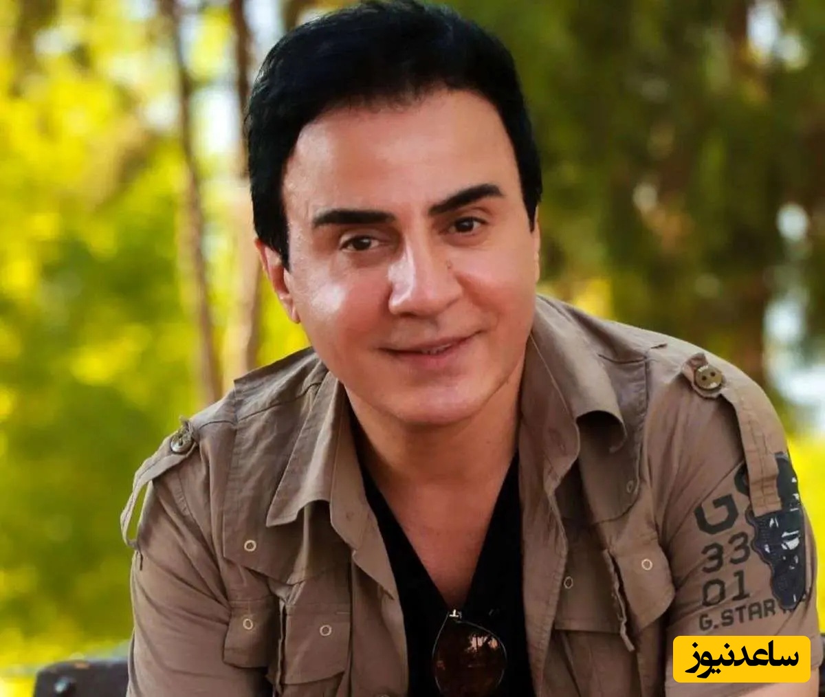 وقتی داریوش فرضیایی و دوستانش معلوم نیست دارن از ته دل میخندن یا پز کامپوزیتاشونو میدن؟!🤣😁