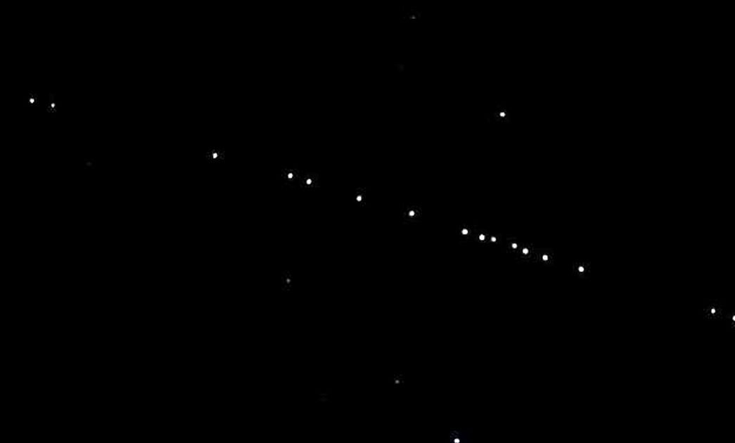 نورهایی که دیشب در آسمان دیدید، ماهواره‌های استارلینک بودند! +فیلم