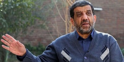 شام عروسی ساده و بدون تجملات عزت‌الله ضرغامی؛  ولیمه‌ای به صرف یک نوع غذا همراه با یار همیشگی سفره‌های ایرانیان.... اگه حدس زدین چی؟