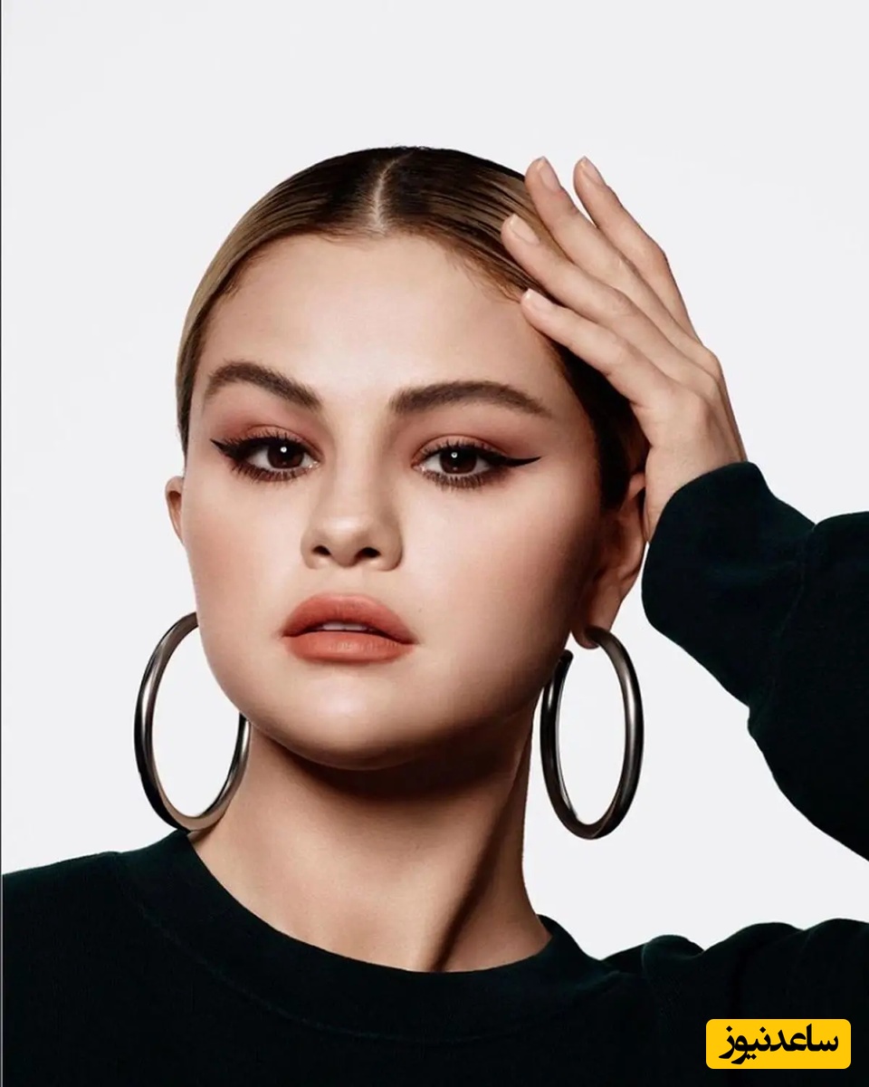 یادی کنیم از آبروریزی سلنا گومز در یک مکان رسمی! بیچاره آب شد از خجالت😯😥