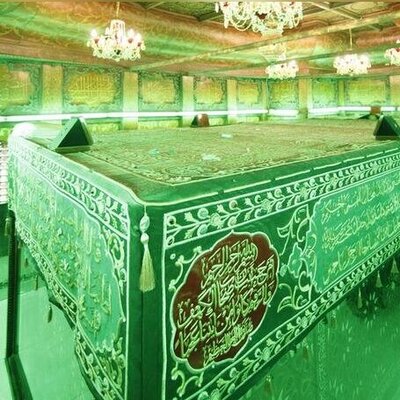 شکافته شدن قبر امام حسین (ع) بعد از دو قرن برای دیدن چهره زیبای آن حضرت