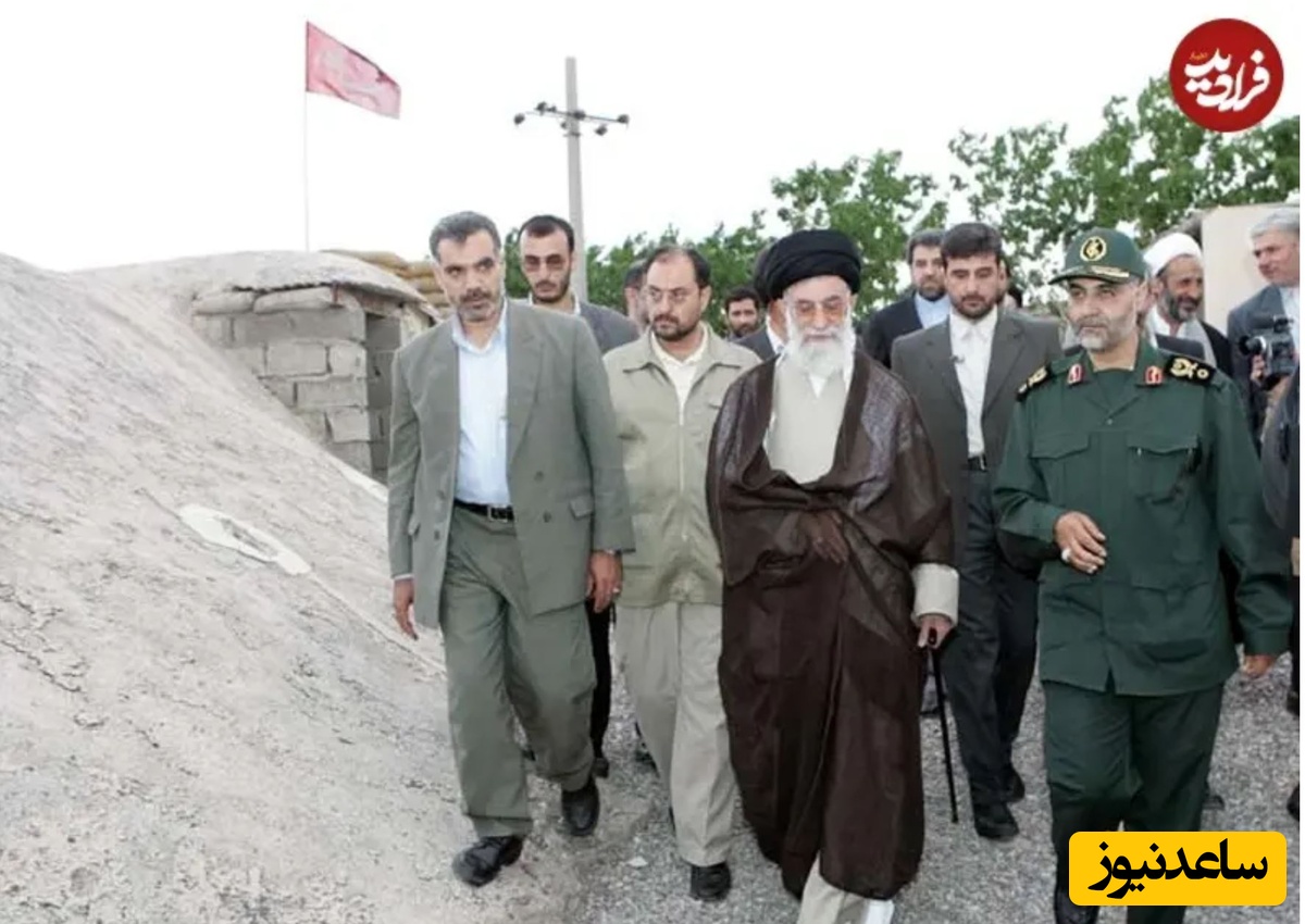 سردار سلیمانی و رهبر معظم انقلاب در بازدید از موزۀ جنگ کرمان