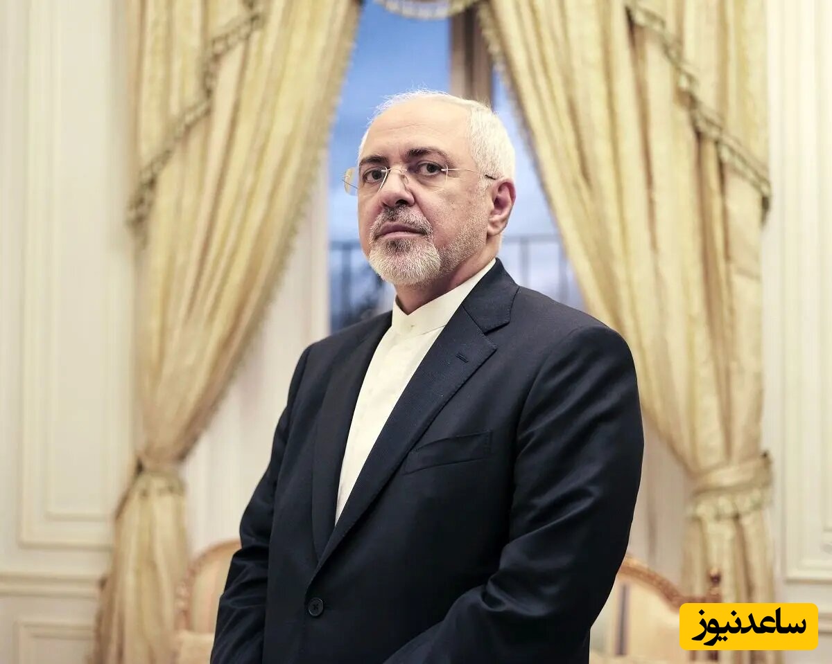 دکوراسیون خانه دوبلکس و خیره‌کننده جواد ظریف؛ مبلمان خوش‌رنگ، ناهارخوری لوکس و کتابخانه جذاب پر از کتاب لاتین+عکس