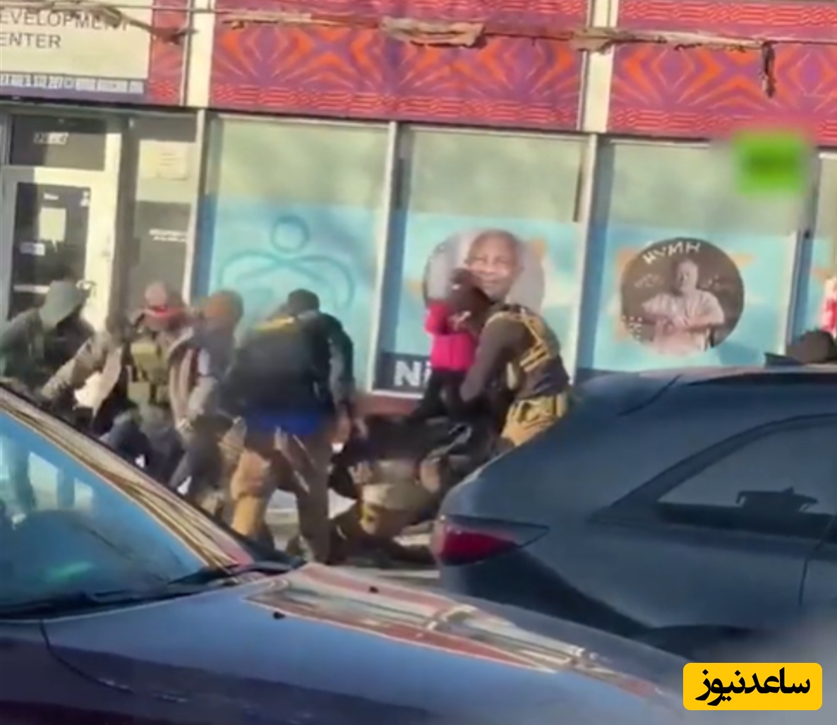 (فیلم 18+) لحظه قتل معترض آمریکایی غیرمسلح توسط پلیس این کشور