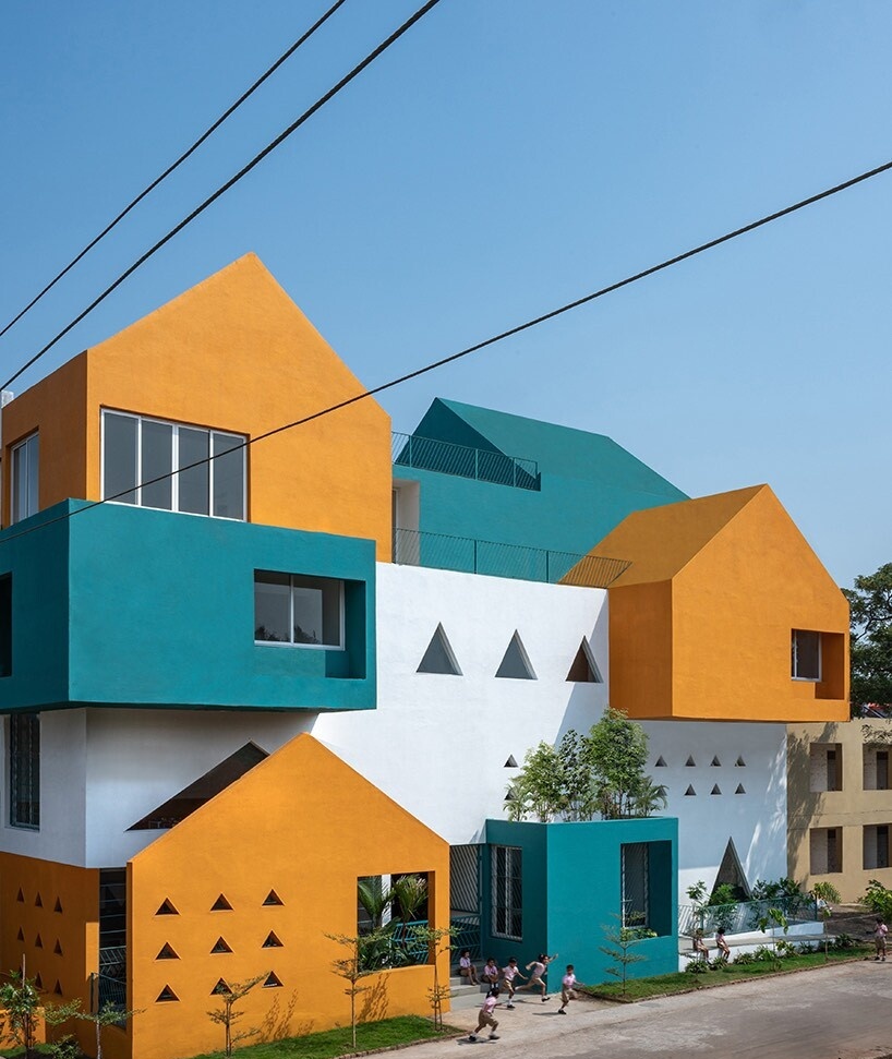 (عکس) پیش‌دبستانی استودیو اینفینیتی در هند/ نمونه‌ای از معماری خلاقانه و فضایی دلنشین و رنگارنگ با حس آزادی و کنجکاوی🤩